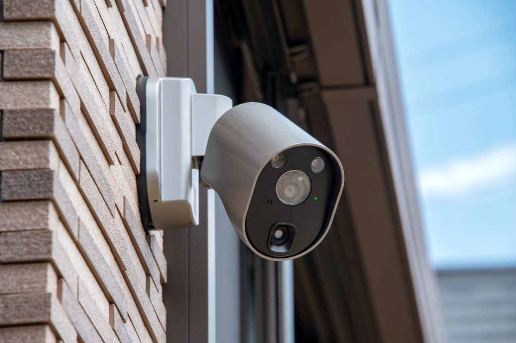 Wired, Wireless, or PoE? How to Choose the Right Security Camera Setup for Your Home's Architecture